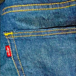 RECENTLY REDUCED: “Sale Priced”     Men’s LEVI’s Denim Blue Jeans, PreOwned.